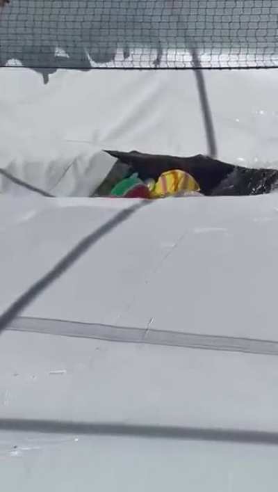 Swimming pool suddenly collapsed, one man gone missing