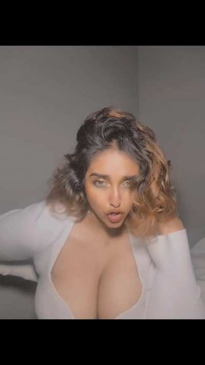Nayoni dutta😘