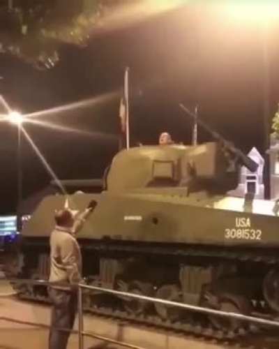 Arthur won&rsquo;t leave the tank.