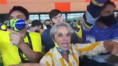 O Apocalipse zumbi j&aacute; est&aacute; acontecendo! Confira: