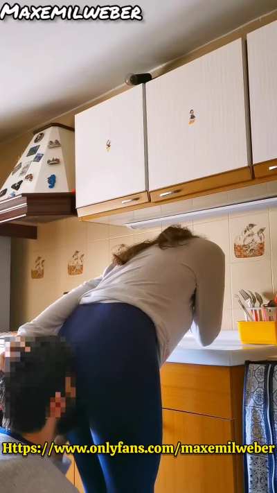 Slave sniff my big ass and stinky fart!