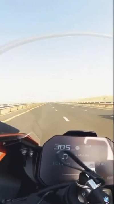 could anyone help me identify this bike? i found this video but I am not sure on what model it is