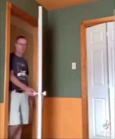 smell like you farded