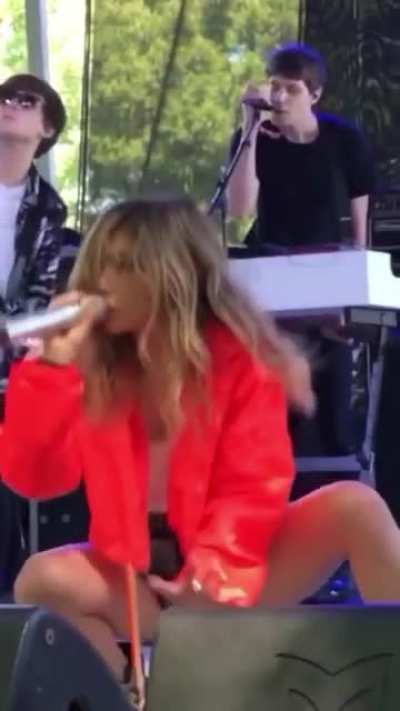 Chrissy bouncing