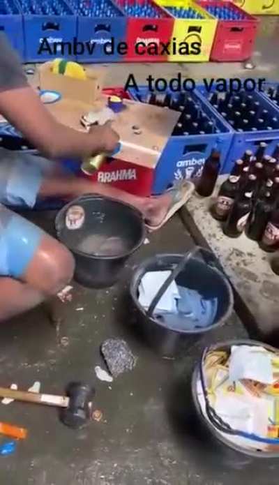 Para n&atilde;o faltar cerveja no Carnaval 🤷&zwj;♂️