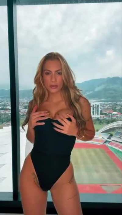 Kenia Gonzalez (@keniamusicr)