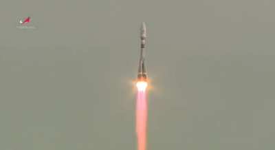 Ракета "Союз-2.1б" стартовала с космодрома "Восточный" в 01:14 по московскому времени. Этот пуск ракеты с 36 спутниками связи британской компании OneWeb стал вторым на космодроме "Восточный" в нынешнем году. Предыдущий запуск прошел 25 марта.