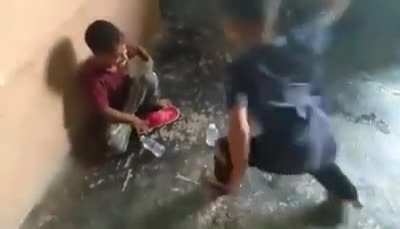 Kırmızılı g&uuml;&ccedil;l&uuml; vuruyor, siyahlı seri vuruyor