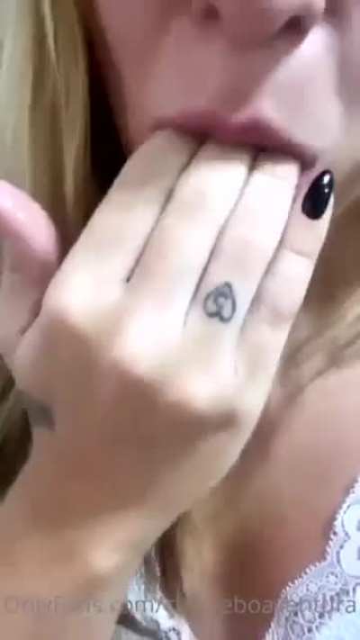 Sucking her cum covered toes…<wbr>🍆💦🦶🏻🤤