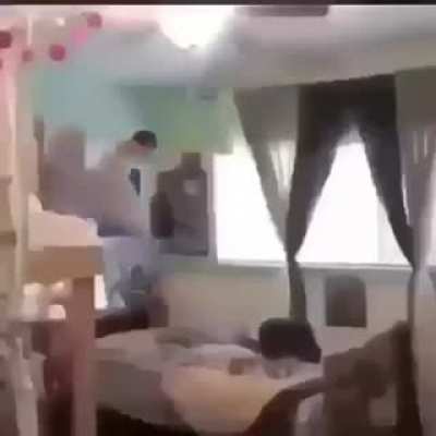 Riczer si reaccionas a esto te quiero decir: "tengo a tu familia secuestrada, si los quieres salvar los liberare". Los miembros tambien pueden ayudar dando Up Vote