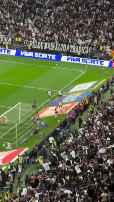Gola&ccedil;o do Memphis no cl&aacute;ssico contra o S&atilde;o Paulo em Itaquera