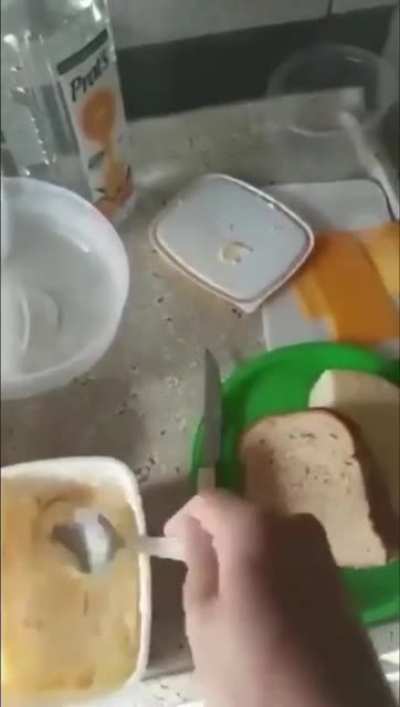 Ceis pegam a manteiguinha aqui o