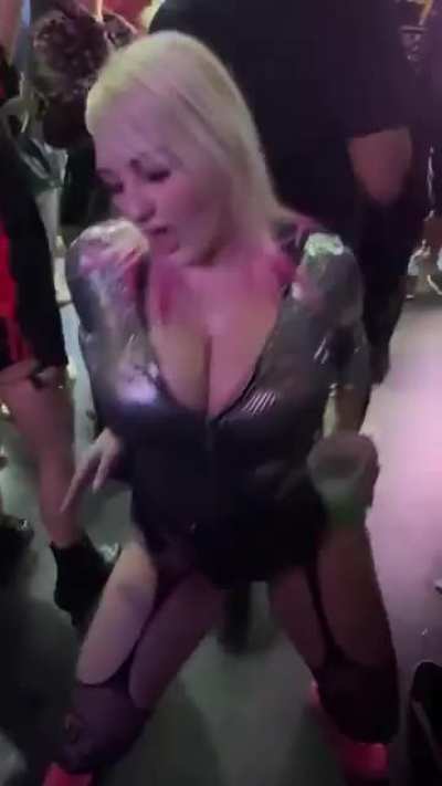 dancing at borgore