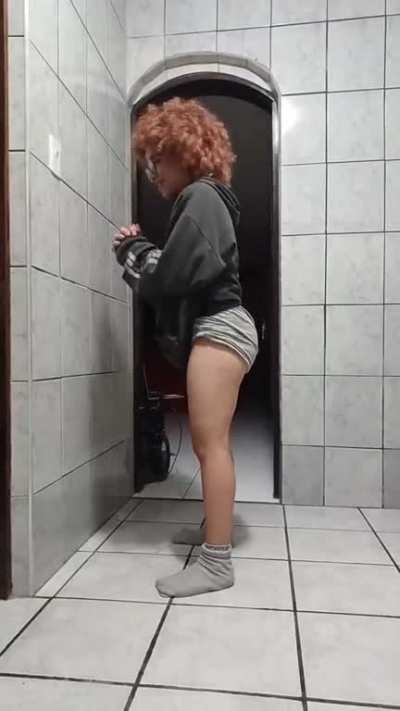 this is me high trying to do the jojo challenge