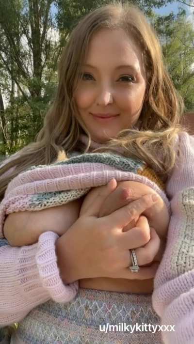 It&rsquo;s finally sweater weather! 😍