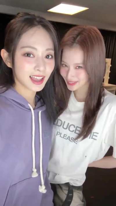 I get distracted with Momo bouncing 🤤🤤 #Nayeon #Momo #Sana #Tzuyu