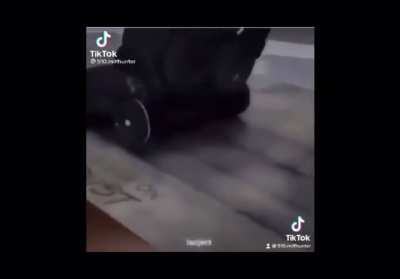 *Se le atora*