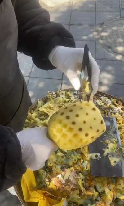 Removing pineapple eyes