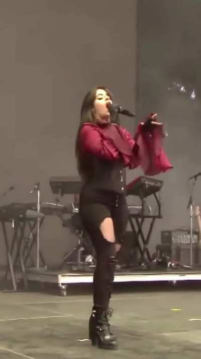 Camila Cabello (Live at The Austin City Limits Music Festival, 2018) - Mobil<wbr>e/Ver<wbr>tical