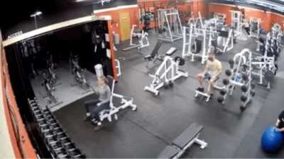 iPhone 15 Pro Max vs 40kg dumbbell
