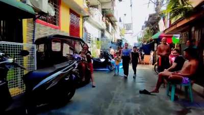 Street Resort, Tondo
