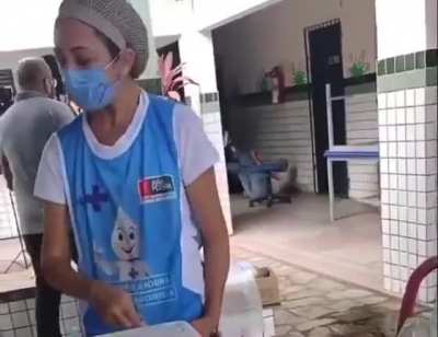 Queda drastica durante vacina&ccedil;&atilde;o, at&eacute; quando Brasil...