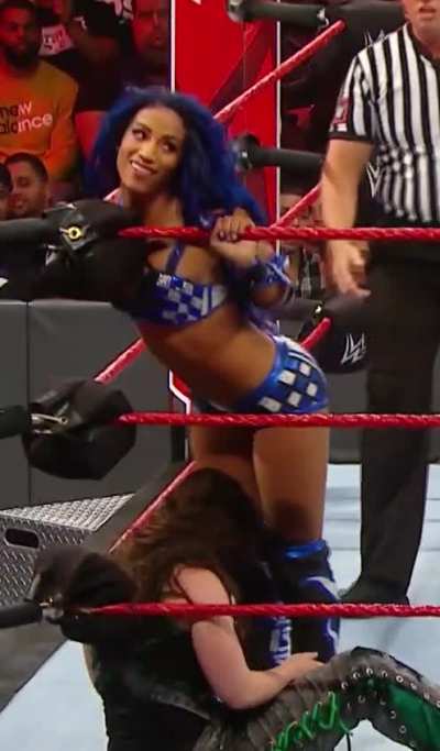Sasha Banks [Raw 9/23/19]