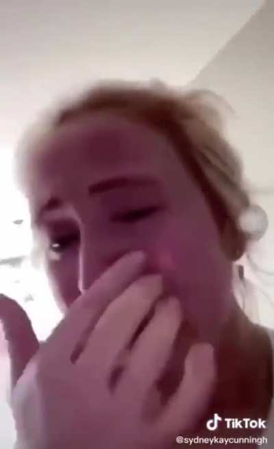 Daughter has a meltdown after being flipped off by another drive for speeding so her &ldquo;heroic&rdquo; mother comes to the rescue