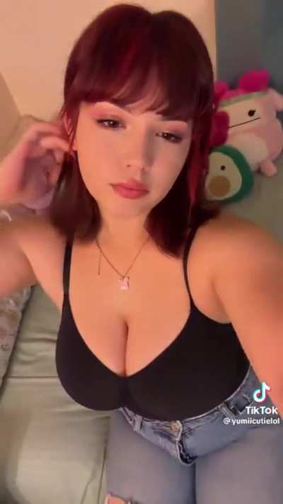 Innocent face with milf t1ts🤤