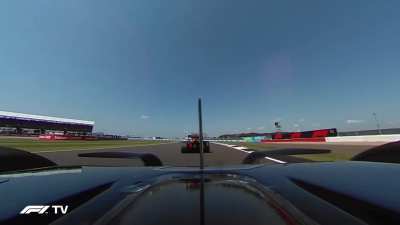 360&ordm; view from Hamilton and Verstappen opening lap battle