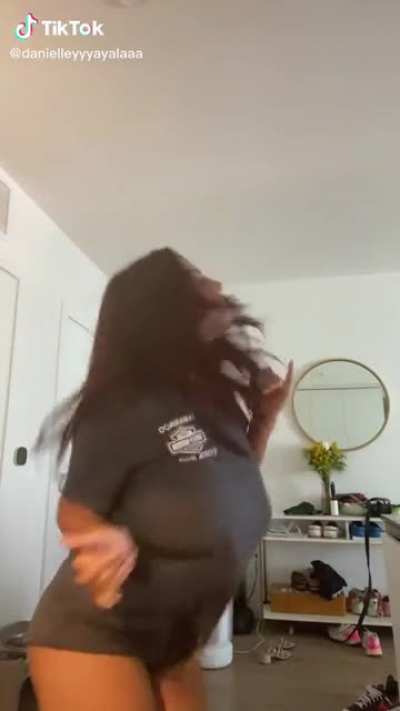 Watch them wiggle, watch them jiggle.... @danielleyyyayalaaa