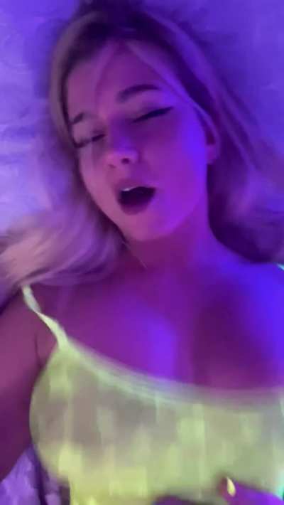 Mmmm yeah fuck me