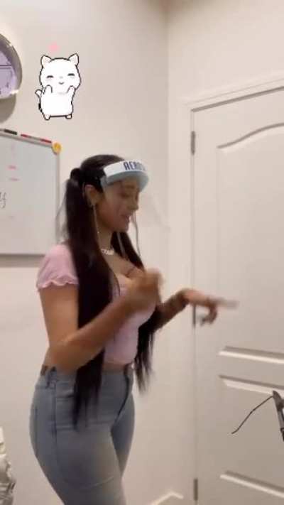 Mama busty af omg