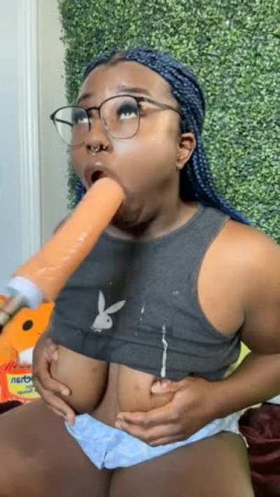Click links below 🔗👇🏾 to watch me get my face fucked 😋