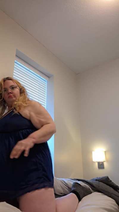 Ass shaking in blue