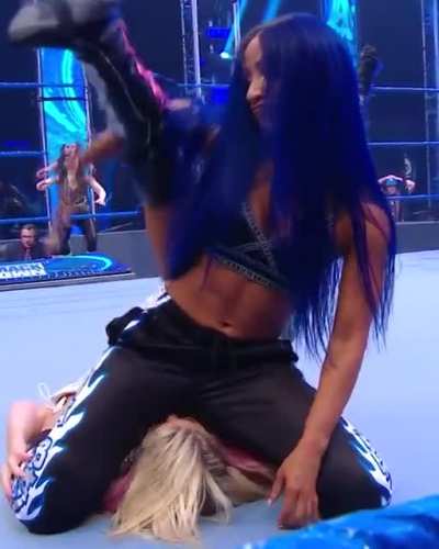 Sasha pins Bliss