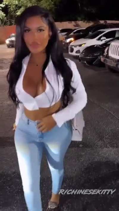 She fine in anything she wear