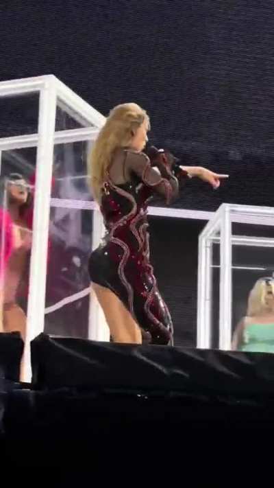 Taylor let&rsquo;s out a sexy Moan.