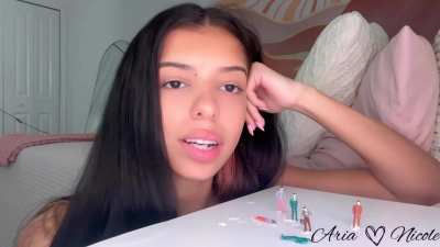 This giantess loves to devour tinies like you and your friends (;