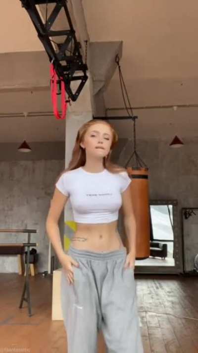 Renata Ri