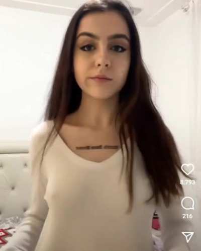 Doarda pagando peitinho