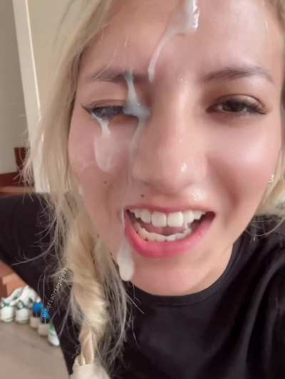 Cumwalk after a juicy facial