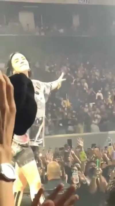 Her ass in Manila