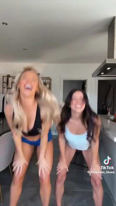@rhiannon_bluee