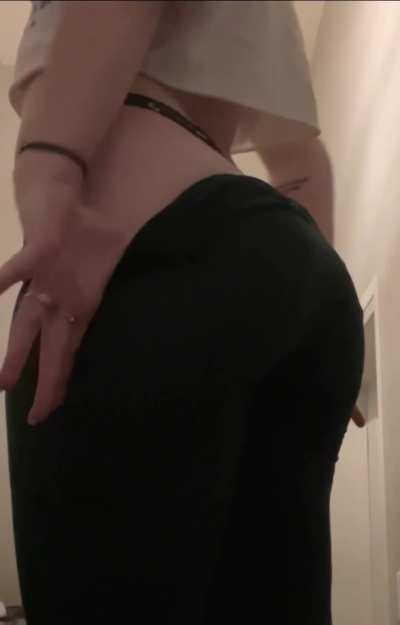 I’ll send nudes(I am not seller) Just upvote and comment!!