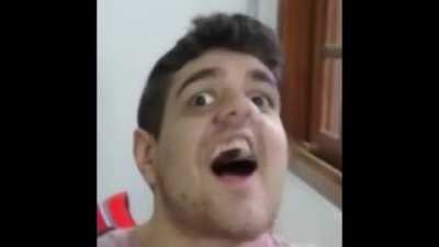 J&aacute; postei isso aq mas &eacute; q eu apaguei sem querer, ent&atilde;o toma aq essa obra de arte dnv :P