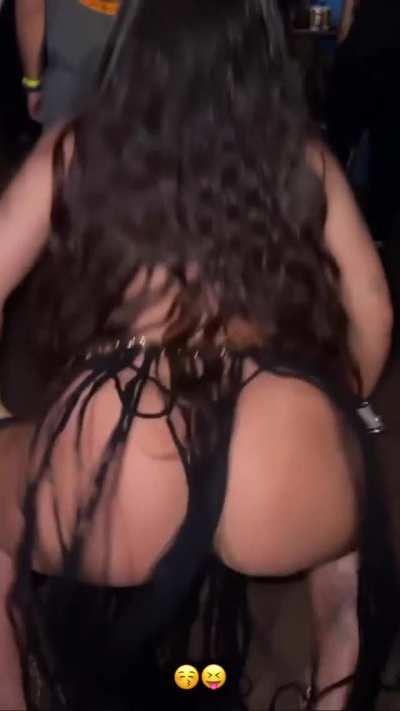 Vit&oacute;ria Kelly