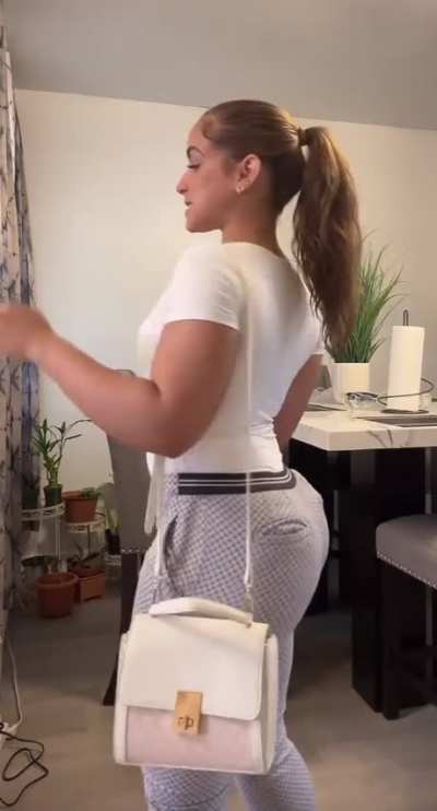 😵&zwj;💫🍑