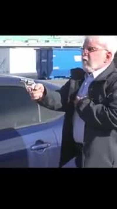 Şu adamın oh no my queenlerine bayılıyorum