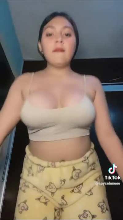 @soyseleneee